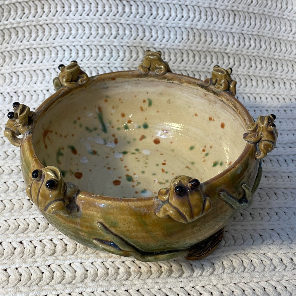 Vintage Majolica 8" 7 Frog Planter